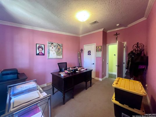 Home Office, Interior