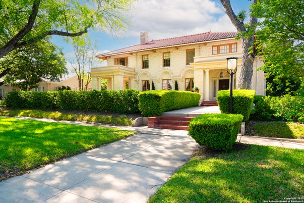 Backyard, Exterior, Facade, French Provincial