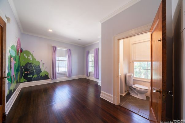 Bathroom, Interior, Recessed Lighting, Wood Texture Flooring