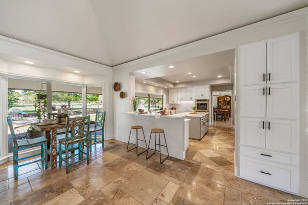 Dining room, Interior, Kitchen, Recessed Lighting