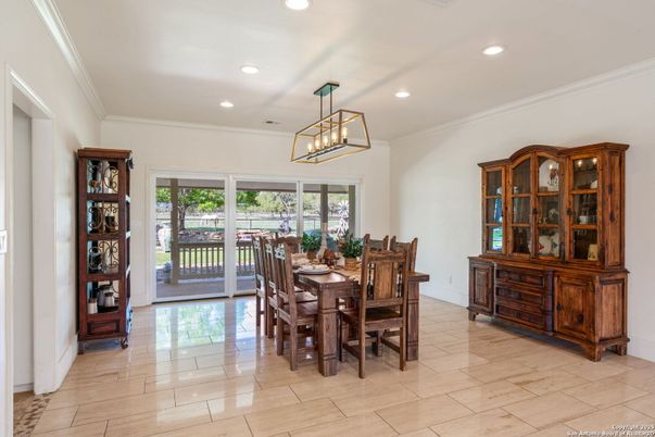 Dining room, Interior, Pendant Lights, Recessed Lighting