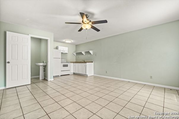 Empty room, Interior, Kitchen
