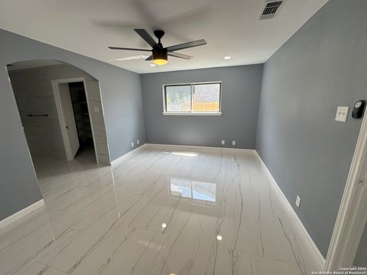 Empty room, Interior, Marble, Recessed Lighting