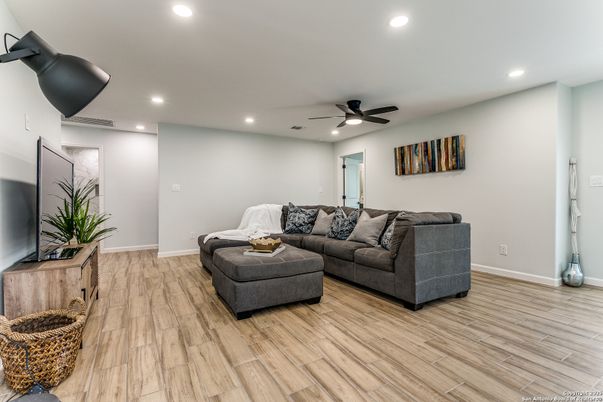 Interior, Living room, Recessed Lighting, Wood Texture Flooring