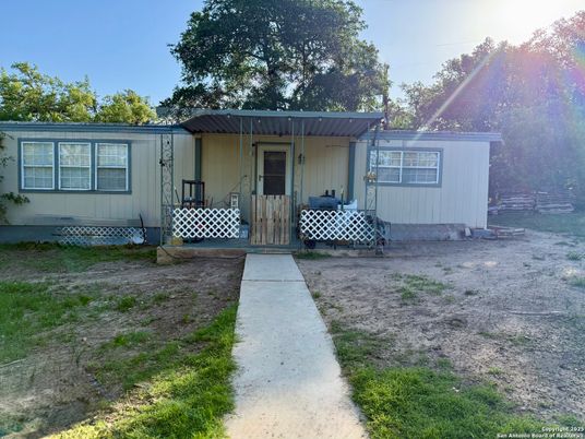 Backyard, Exterior, Facade, Ranch