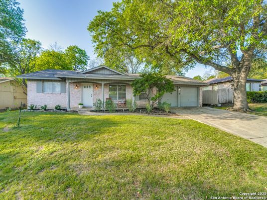 Attached, Backyard, Exterior, Facade, Brick Facade, Ranch