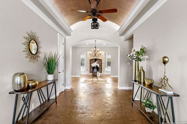 Chandelier, Fireplace, Interior, Recessed Lighting