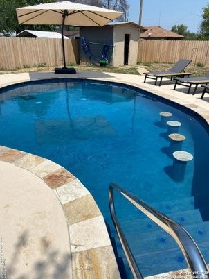 Exterior, Pool