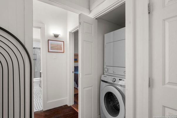 Interior, Utility Closets, Washer, Wood Texture Flooring