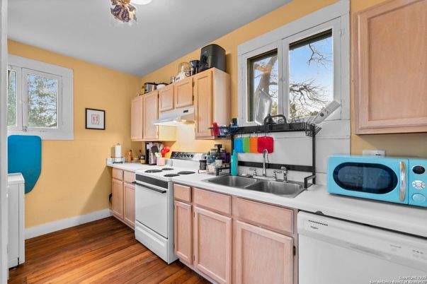 Interior, Kitchen, Wood Texture Flooring