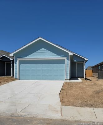 Attached, Exterior, Facade, American Craftsman