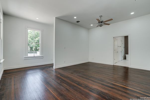 Empty room, Interior, Recessed Lighting, Wood Texture Flooring