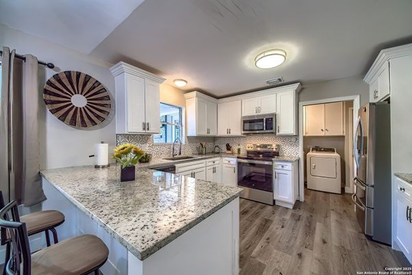 Interior, Kitchen, Washer, Wood Texture Flooring