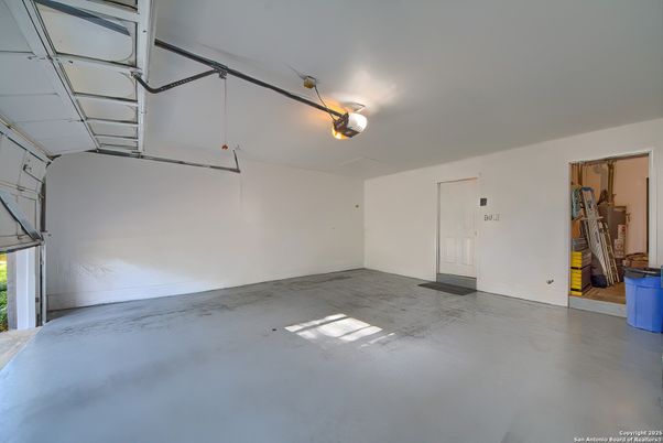 Garage, Interior
