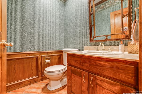 Bathroom, Interior, Tile Countertops