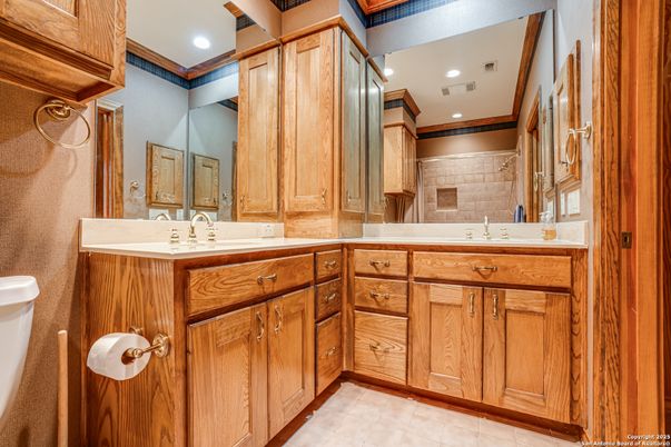 Bathroom, Interior, Recessed Lighting