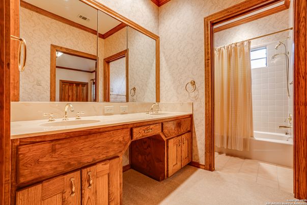 Bathroom, Dual Sink Vanities, Interior