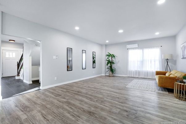 Interior, Recessed Lighting, Wood Texture Flooring