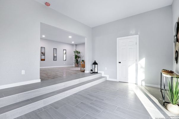 Interior, Recessed Lighting, Wood Texture Flooring