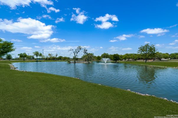 Exterior, Lake