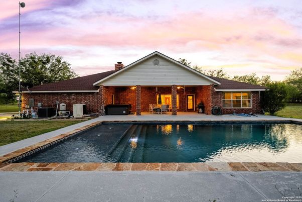 Exterior, Pool