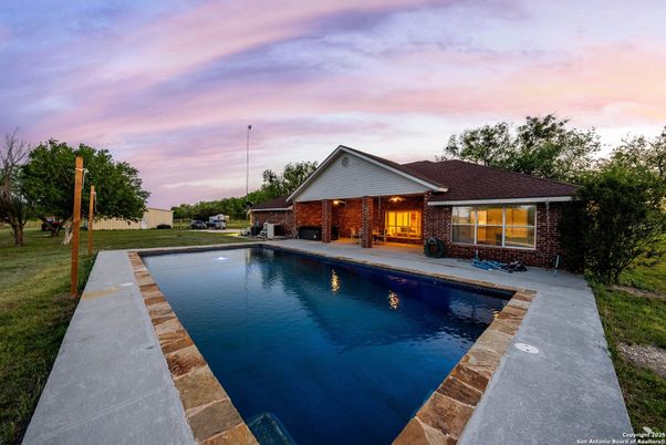 Exterior, Pool