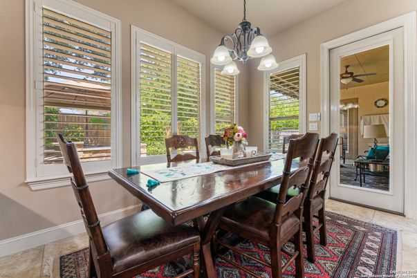 Chandelier, Dining room, Interior