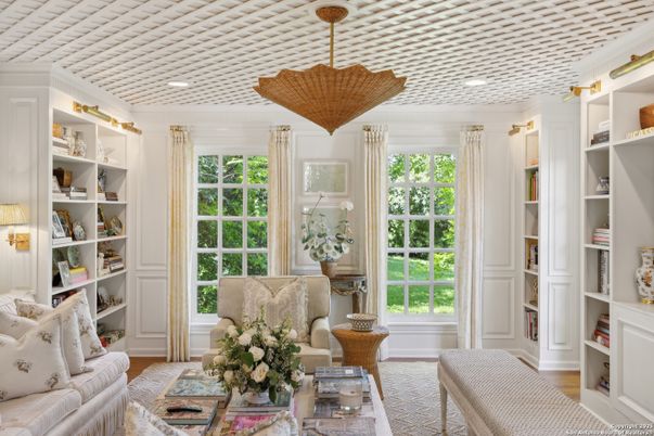 Interior, Living room, Pendant Lights, Recessed Lighting, Wood Texture Flooring