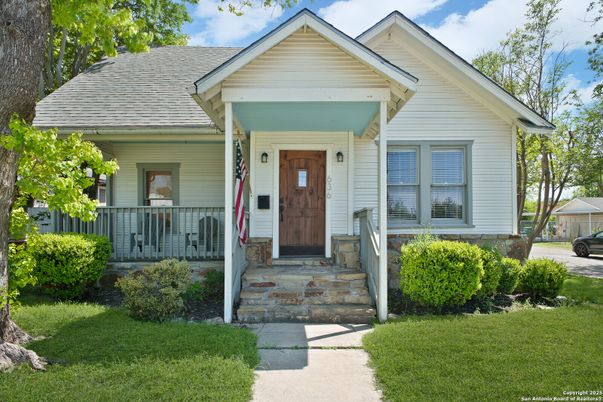 Exterior, Facade, American Craftsman