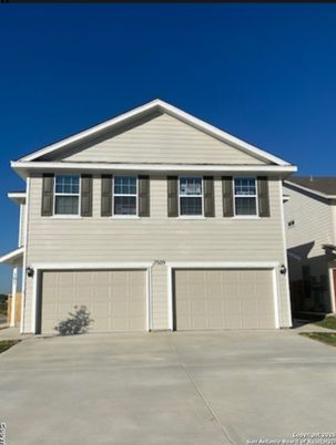 Attached, Exterior, Facade, American Craftsman