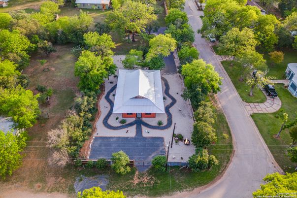 Exterior, Drone