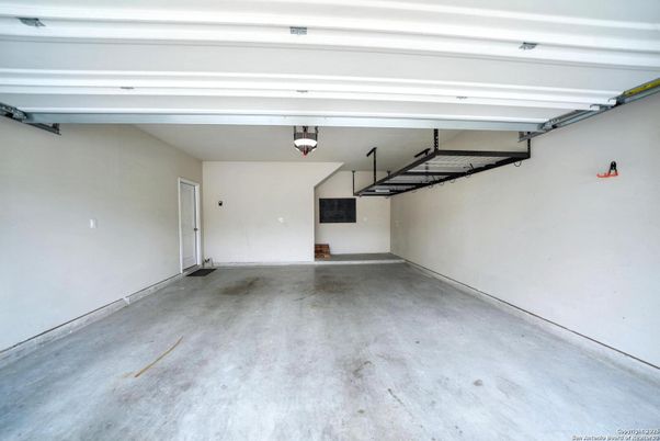 Garage, Interior
