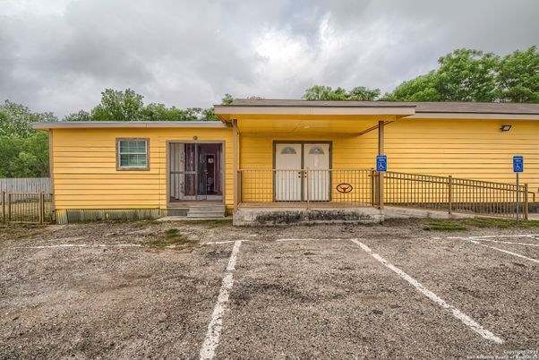 Exterior, Facade, None