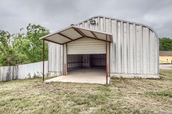 Backyard, Detached Garage, Exterior
