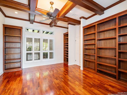 Empty room, Interior, Recessed Lighting, Wooden Beams, Wood Texture Flooring