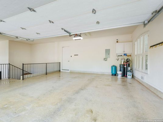 Garage, Interior