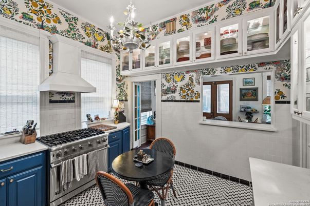 Chandelier, Interior, Kitchen