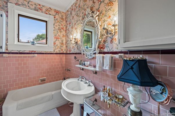 Bathroom, Interior