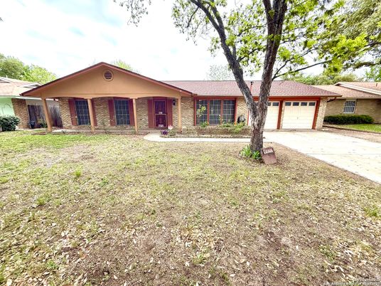 Attached, Backyard, Exterior, Facade, Brick Facade, Ranch