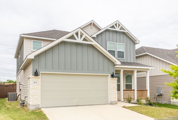 Attached, Exterior, Facade, American Craftsman