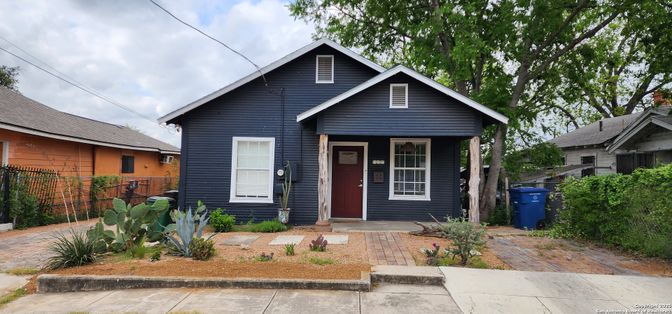 Exterior, Facade, American Craftsman