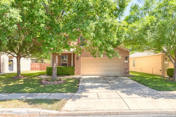 Attached, Exterior, Facade, Brick Facade, Ranch