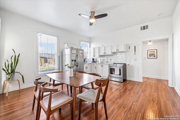 Dining room, Interior, Kitchen, Stainless Steel Appliances, Wood Texture Flooring