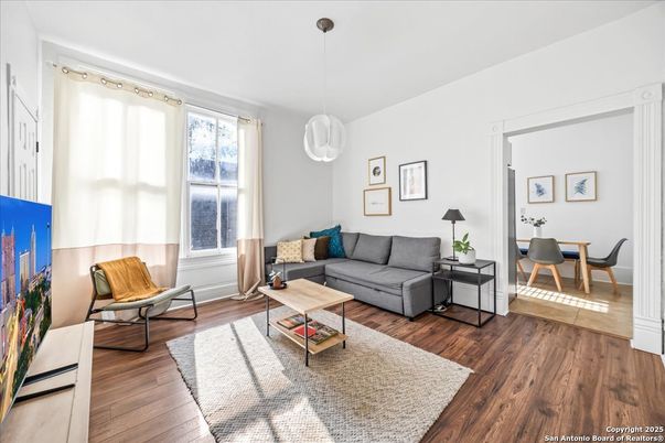 Interior, Living room, Pendant Lights, Wood Texture Flooring