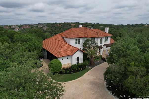 Exterior, Drone