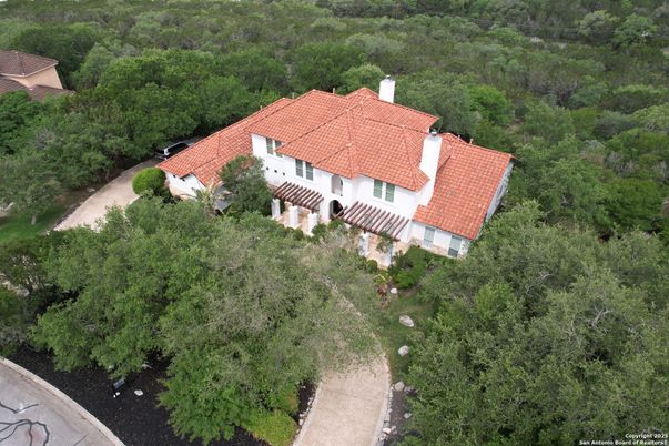 Exterior, Drone