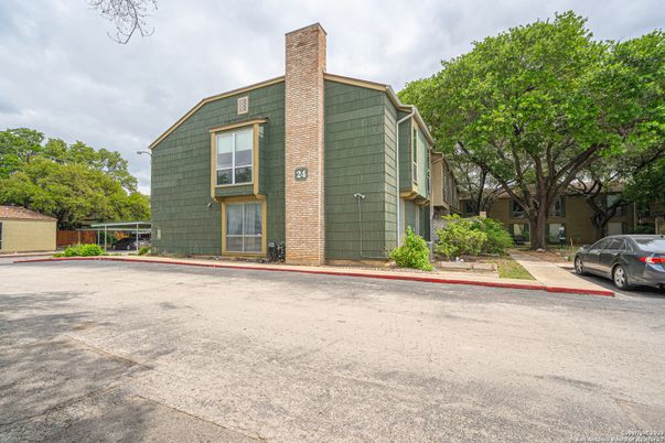 Exterior, Facade, Brick Traditional