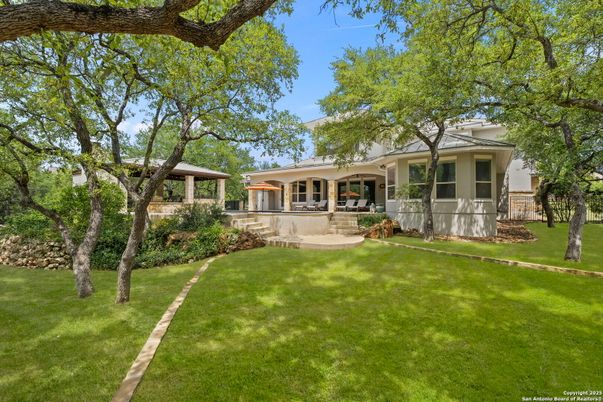 Backyard, Exterior, Facade, Ranch