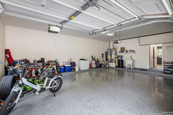 Garage, Interior