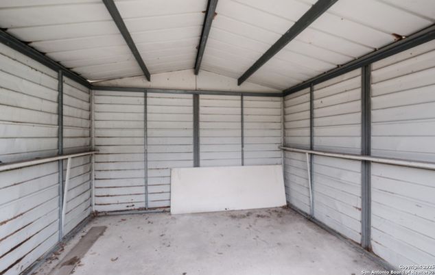 Garage, Interior